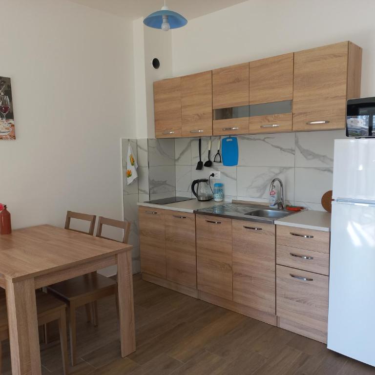 Sea View Dobra Voda - One-Bedroom Apartment - 8