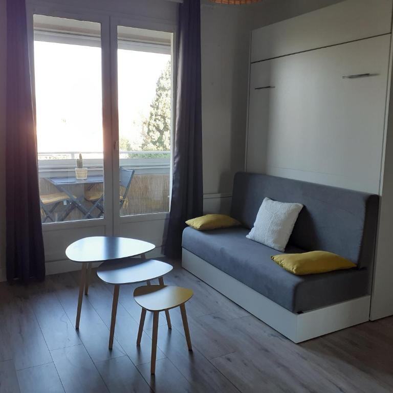 Studio Balcon Proche Hypercentre de Narbonne - One-Bedroom Apartment - 4
