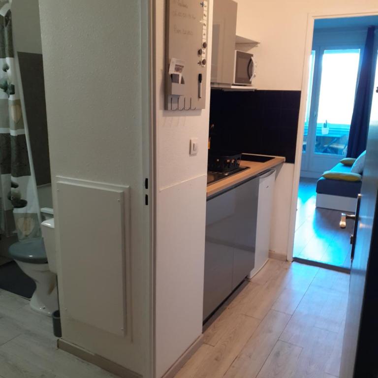 Studio Balcon Proche Hypercentre de Narbonne - One-Bedroom Apartment - 8