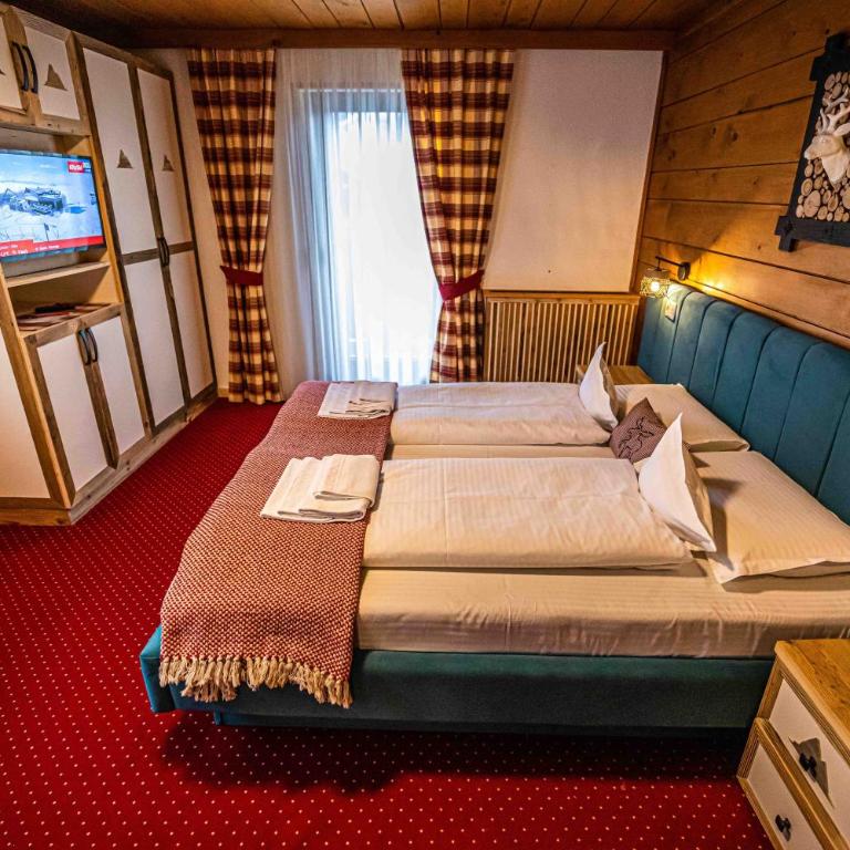 KITZALPEN Pension - Doppelzimmer mit Balkon - 10