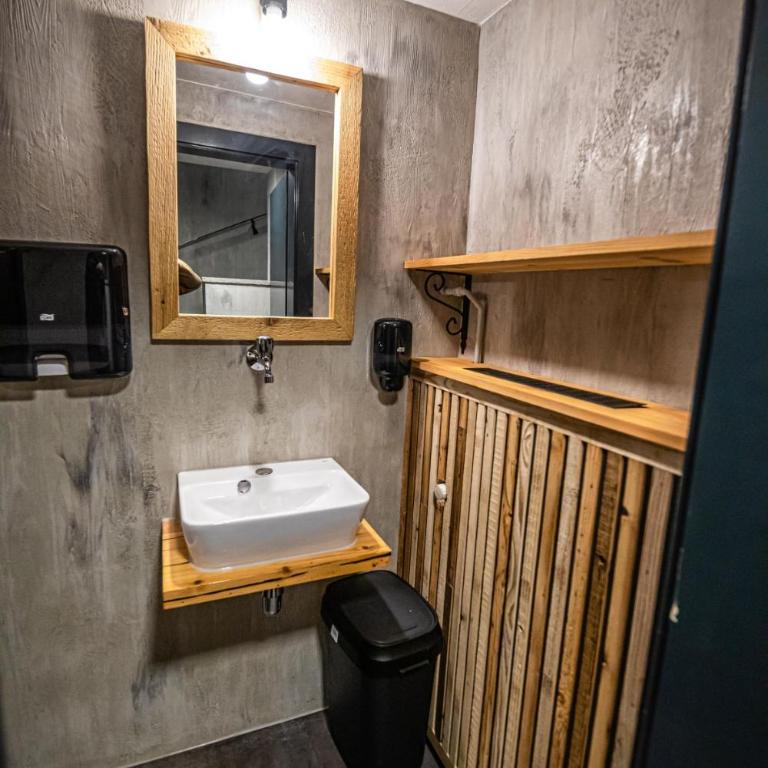 KITZALPEN Pension - Doppelzimmer mit Balkon - 14