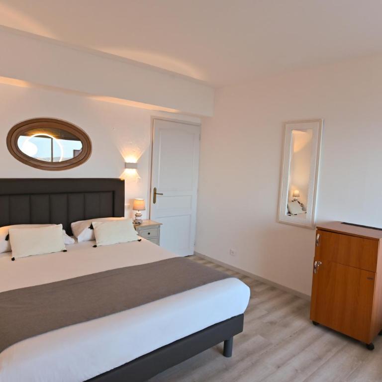 Le Catalan - Junior Suite with Sea View - 3