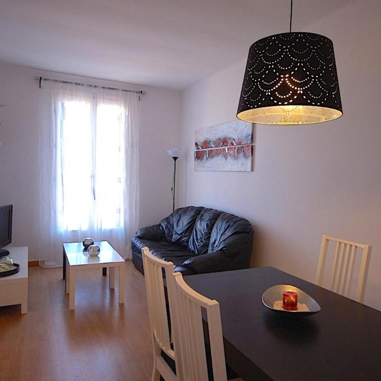 Lets Holidays Apartment Barcelona near beach - Three-Bedroom Apartment - 5