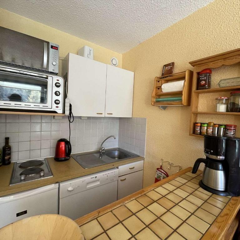 Appartement cosy 6 pers à Montgenèvre, pied des pistes, parking, proche centre et ESF - FR-1-330D-131 - Maison de Vacances - 3
