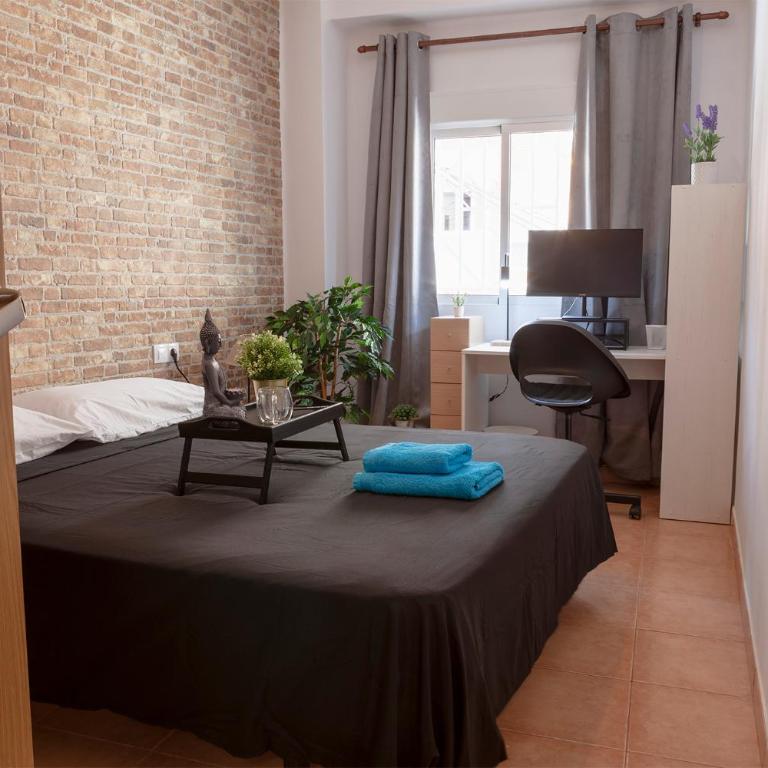 Artsy Large Getaway - 2 Bedroom w HUGE patio - Great for families and Digital Nomads - Two-Bedroom Apartment - 22