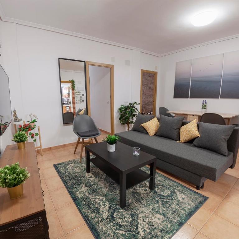 Artsy Large Getaway - 2 Bedroom w HUGE patio - Great for families and Digital Nomads - Two-Bedroom Apartment - 6