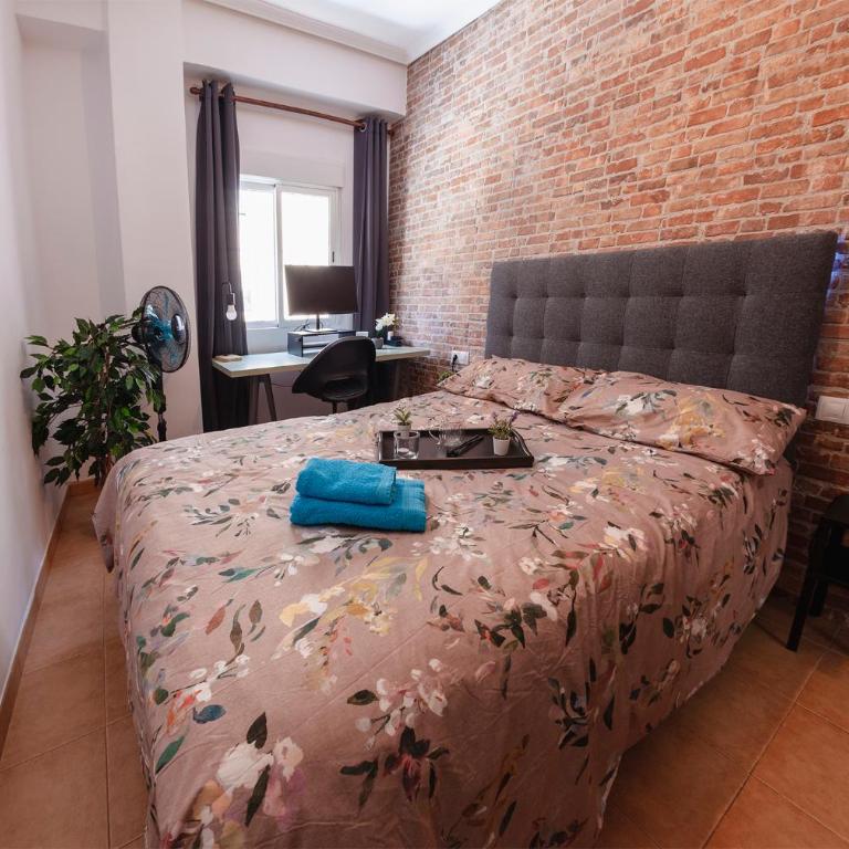 Artsy Large Getaway - 2 Bedroom w HUGE patio - Great for families and Digital Nomads - Two-Bedroom Apartment - 15