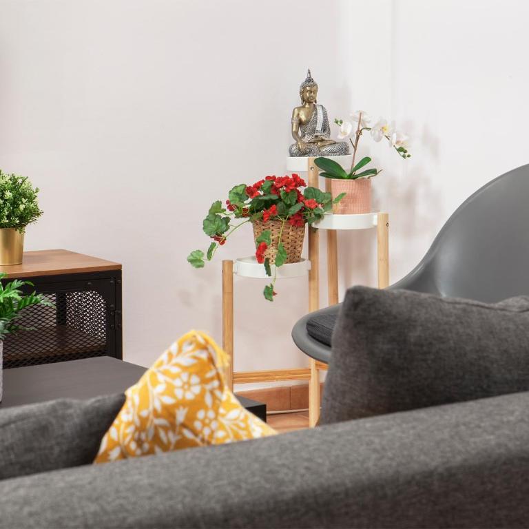Artsy Large Getaway - 2 Bedroom w HUGE patio - Great for families and Digital Nomads - Two-Bedroom Apartment - 20