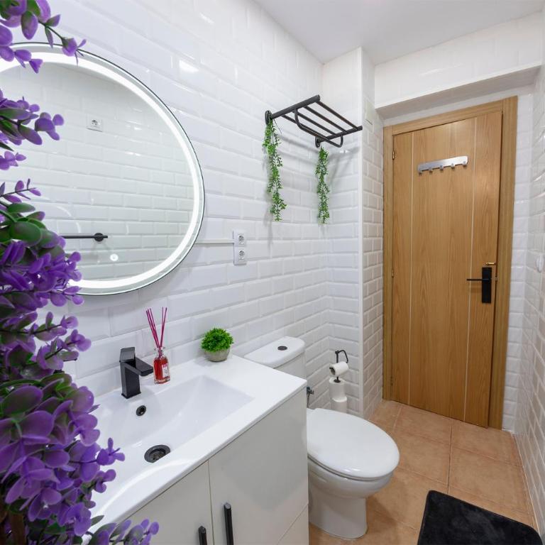 Artsy Large Getaway - 2 Bedroom w HUGE patio - Great for families and Digital Nomads - Two-Bedroom Apartment - 17