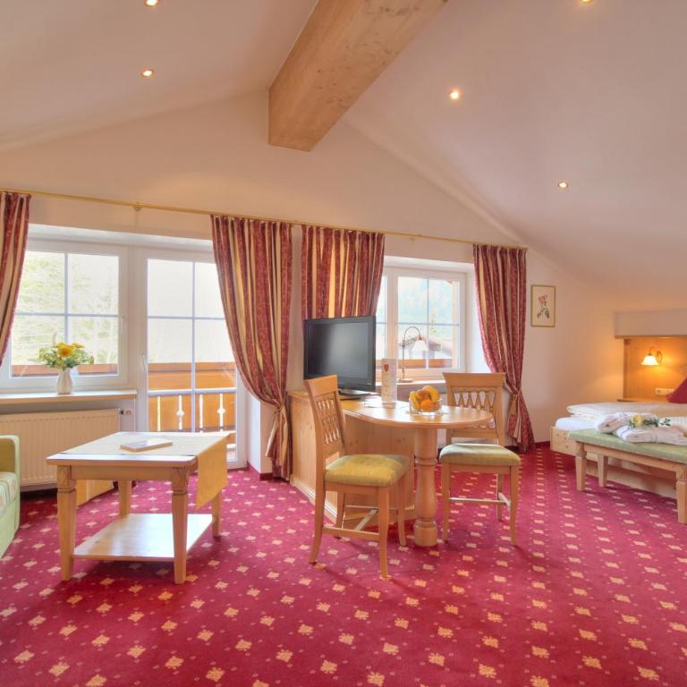 Landhotel Berghof - Studio mit Balkon - 7