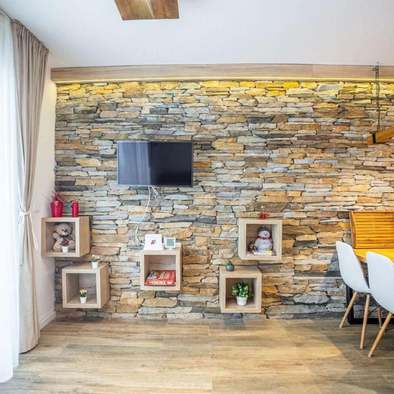 Lux Apartman Lucky - One-Bedroom Apartment - 11