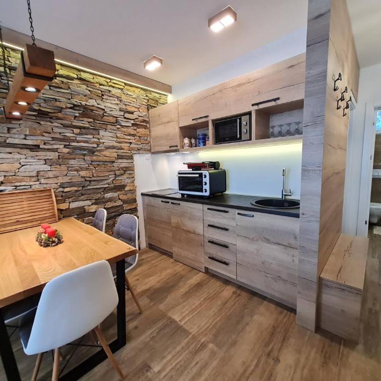 Lux Apartman Lucky - One-Bedroom Apartment - 10