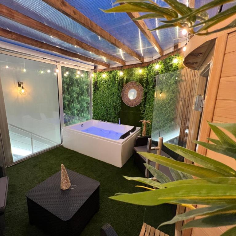 SPA de charme 6 pers avec Jacuzzi & Sauna privatifs au coeur de ville - Esprit Coco - Superior Apartment mit Sauna - 3