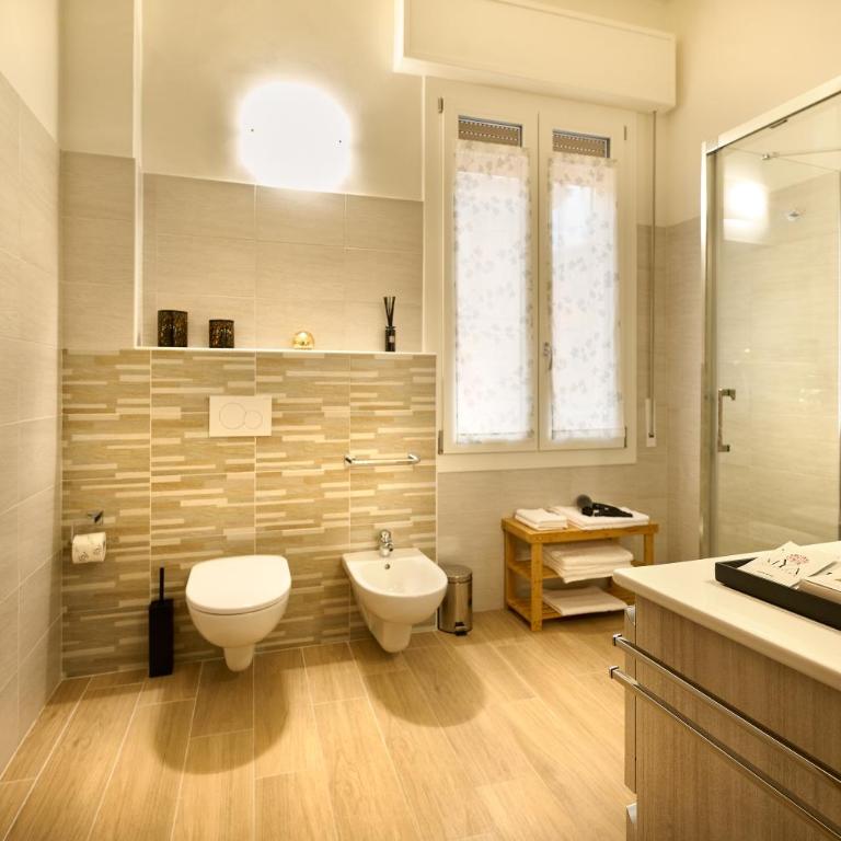 D'AZEGLIO 62 LUXURY ROOMS - Camera Matrimoniale con Bagno Privato Esterno - 3