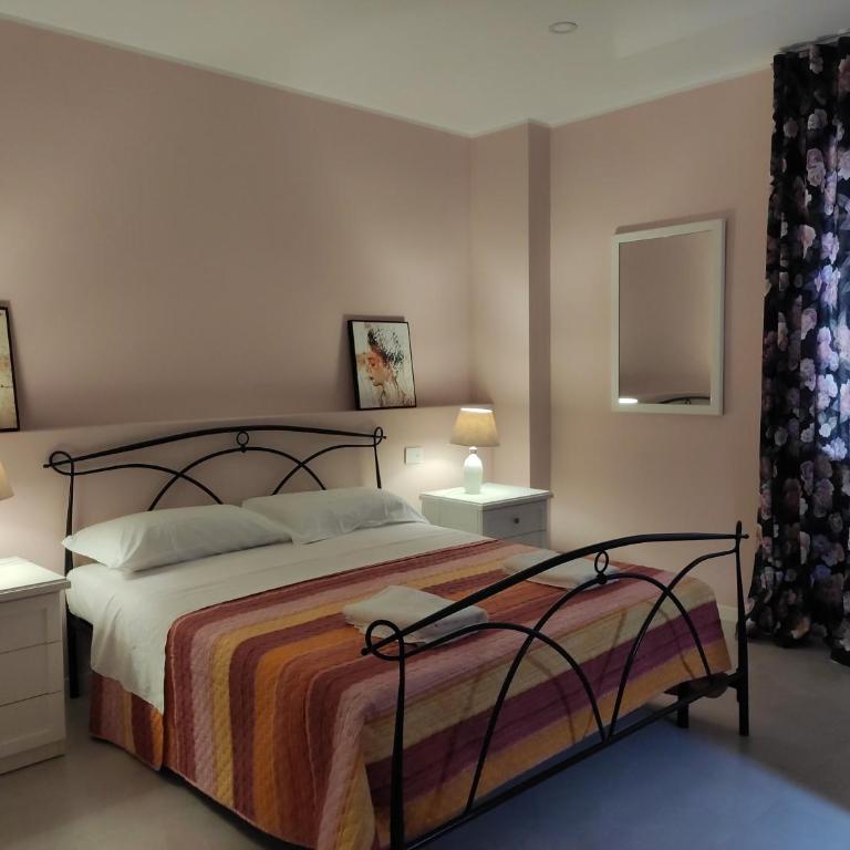 GArt Riviera B&B - Camera Queen con Balcone - 13