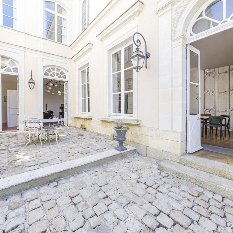 Suite Aubance - Maison Bossoreil - Chambre Quadruple avec Baignoire - 12