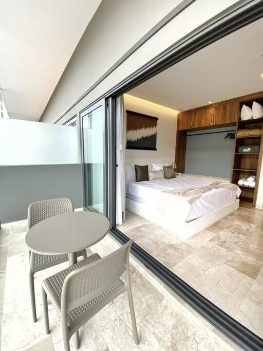 1BR condo de lujo a pasos del mar y de la 5ta avenida - One-Bedroom Apartment - 15