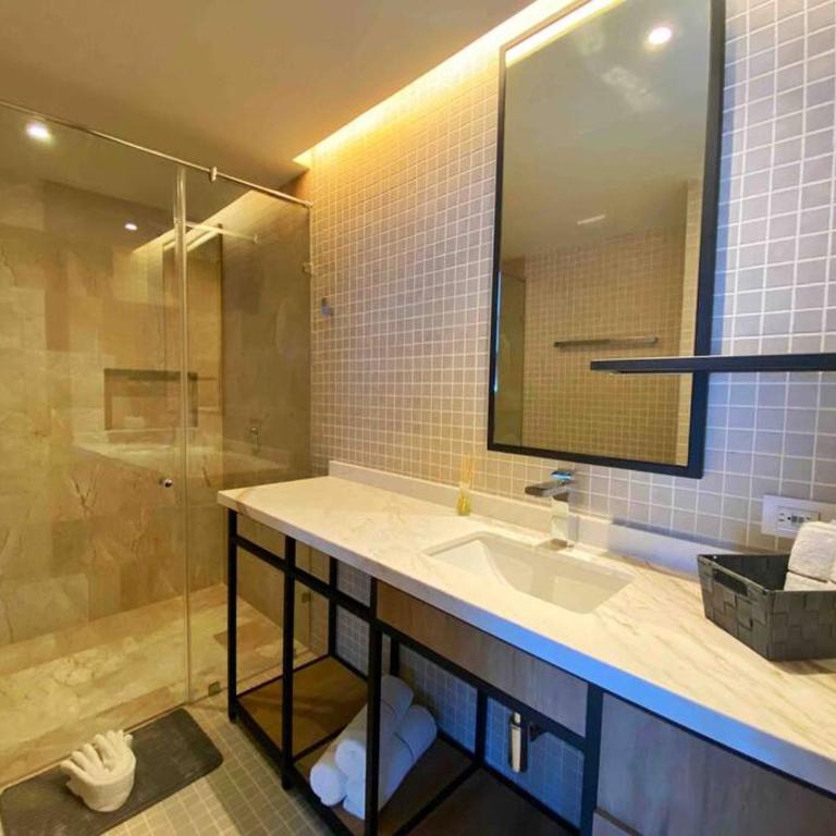 1BR condo de lujo a pasos del mar y de la 5ta avenida - One-Bedroom Apartment - 31
