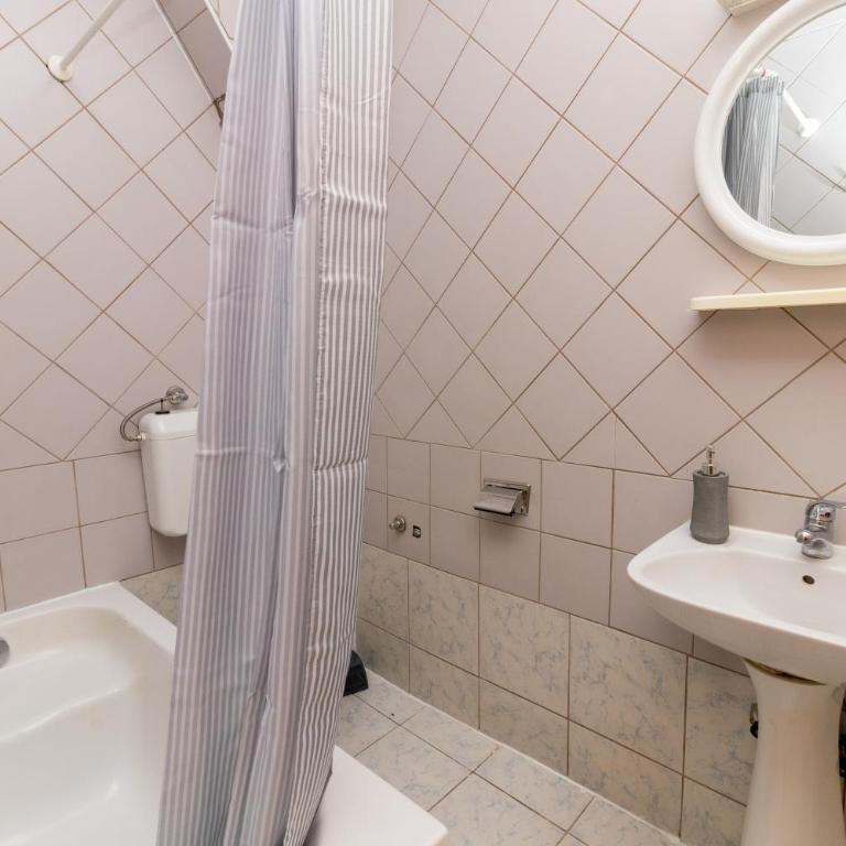 Olimpik House Jahorina - Quadruple Room with Bathroom - 2