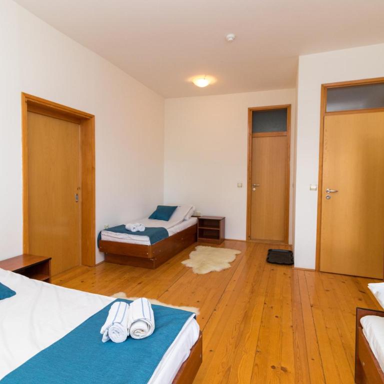 Olimpik House Jahorina - Quadruple Room with Bathroom - 4