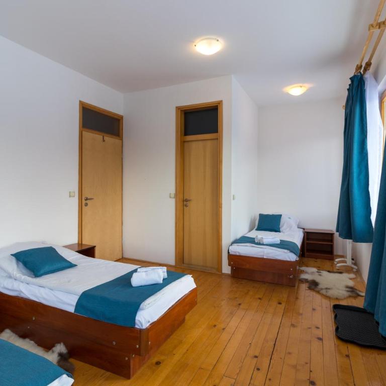 Olimpik House Jahorina - Quadruple Room with Private Bathroom - 1