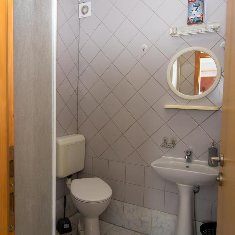 Olimpik House Jahorina - Quadruple Room with Private Bathroom - 5