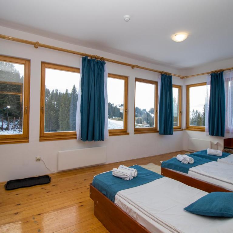 Olimpik House Jahorina - Quadruple Room with Private Bathroom - 4