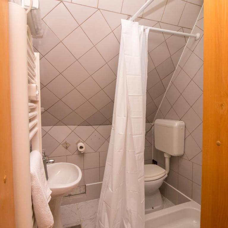 Olimpik House Jahorina - Family Room with Private Bathroom - 5