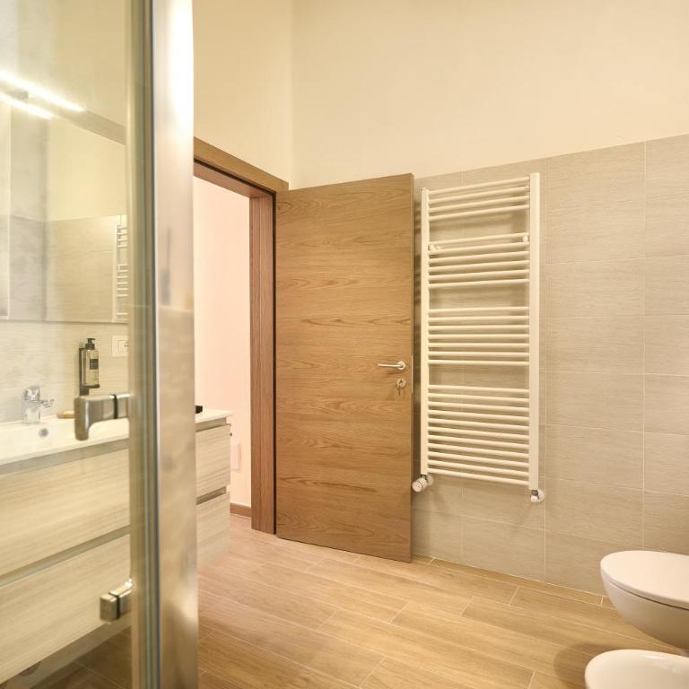 D'AZEGLIO 62 LUXURY ROOMS - Camera Matrimoniale con Bagno Privato Esterno - 14
