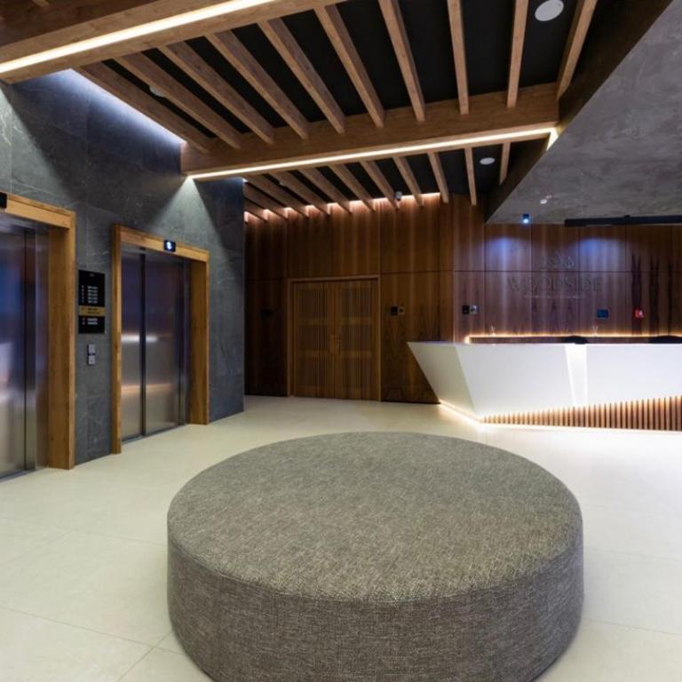 Woodside Lux Duplex - One-Bedroom Apartment - 30