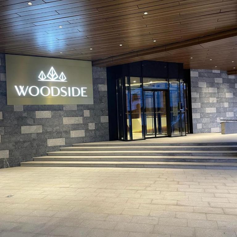 Woodside Lux Duplex - One-Bedroom Apartment - 35