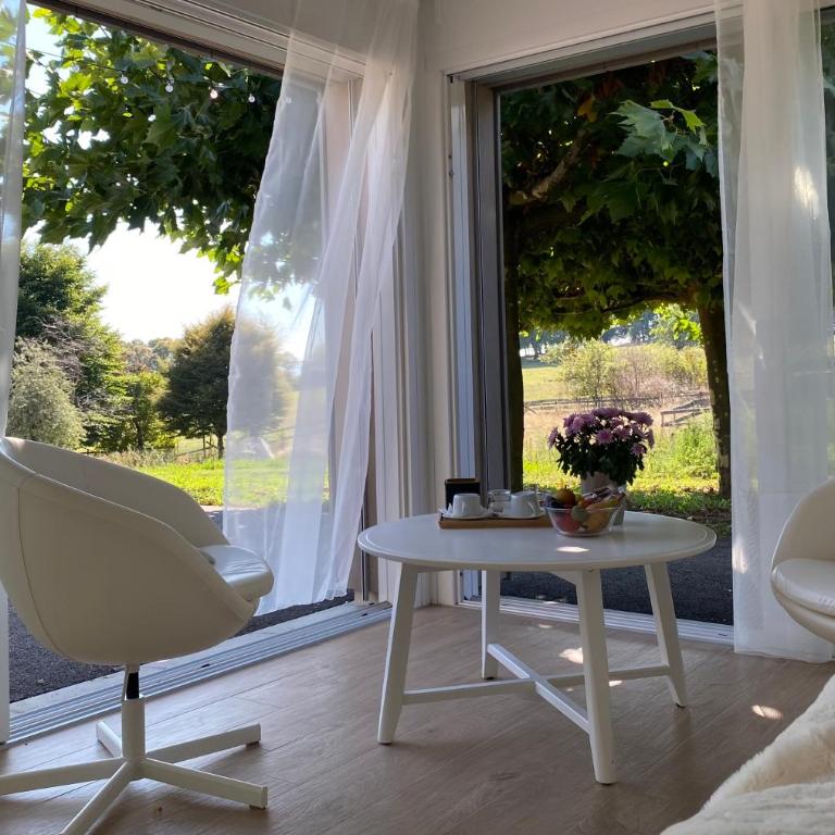 Le Hameau du Montchervet - Vierbettzimmer mit Terrasse - 4