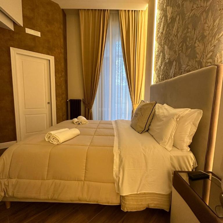 Domus Capodimonte - Camera Matrimoniale Deluxe con 1 Letto Supplementare - 8