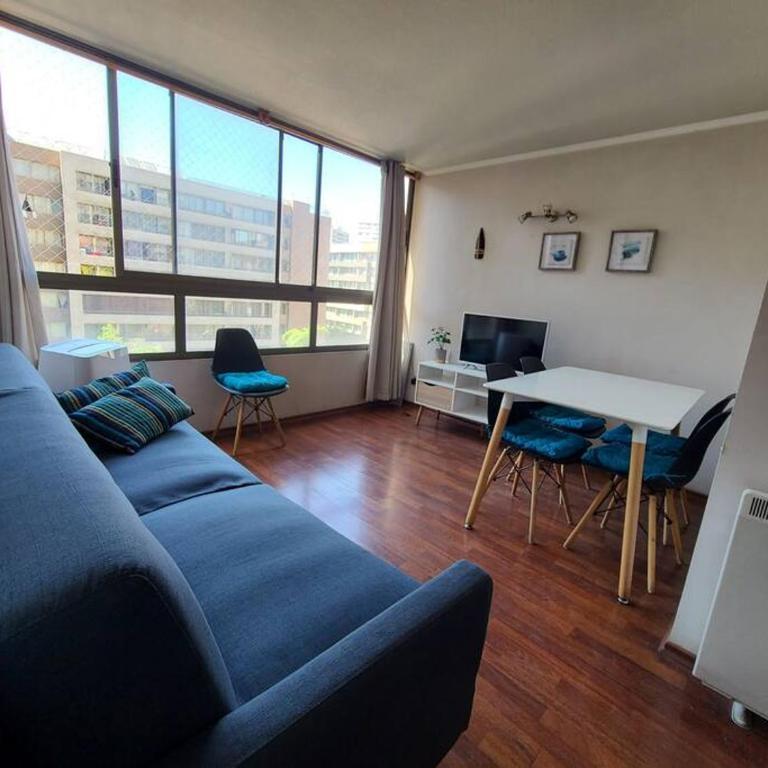 Céntrico Departamento en Metro Parque Bustamante - Apartamento de 2 dormitorios - 50