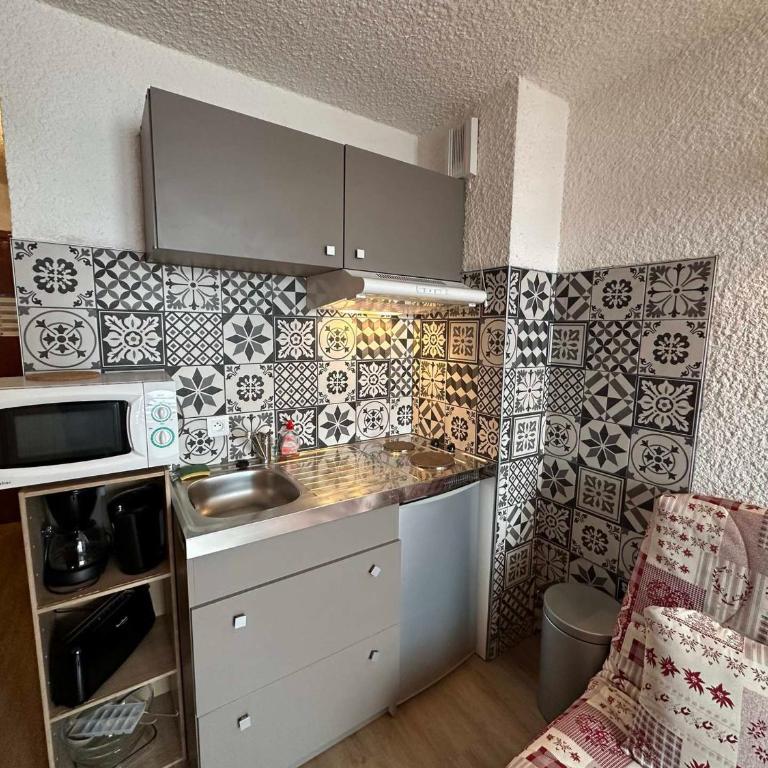 Studio confortable, ski aux pieds, proche centre, balcon privé - Studio - 3