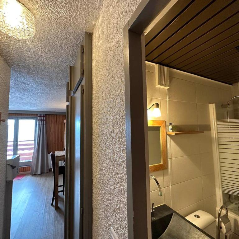 Studio confortable, ski aux pieds, proche centre, balcon privé - Studio - 8
