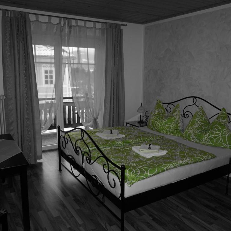Gasthaus zum Fuchs - Familie Andrä - Doppelzimmer mit Balkon - 3
