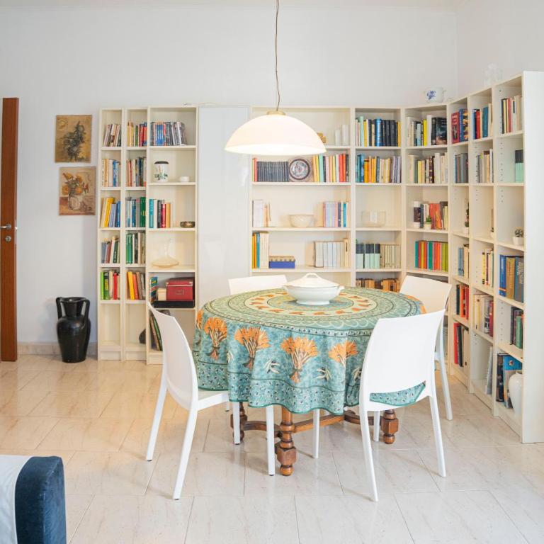 076 - Casa La Libreria, Centro città di Chiavari, 500 metri da mare e spiagge - 2 CAMERE DA LETTO - Appartamento con 2 Camere da Letto - 1