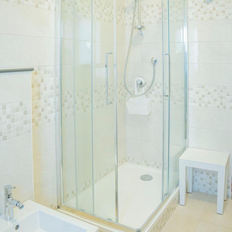 076 - Casa La Libreria, Centro città di Chiavari, 500 metri da mare e spiagge - 2 CAMERE DA LETTO - Appartamento con 2 Camere da Letto - 35