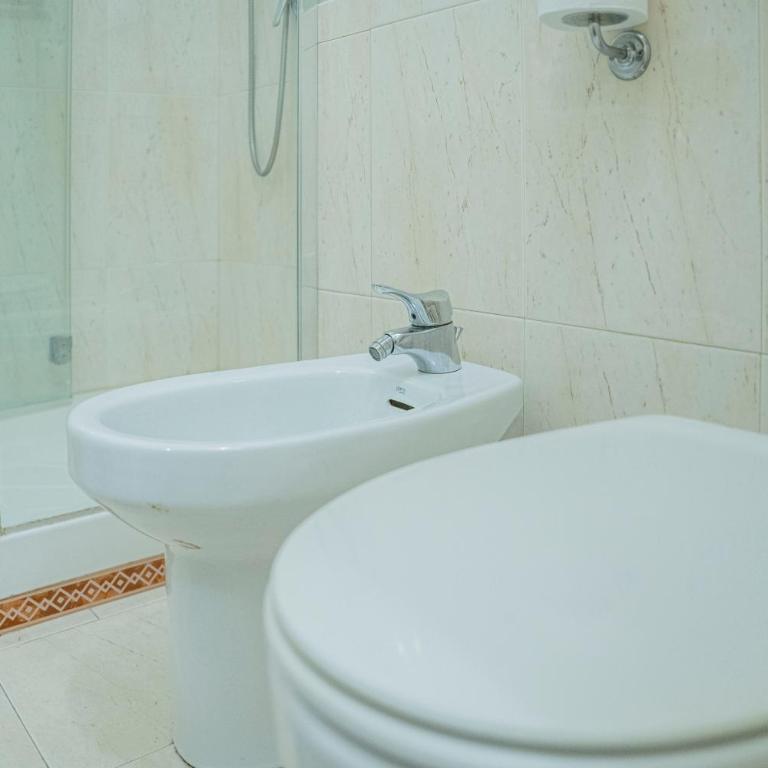 076 - Casa La Libreria, Centro città di Chiavari, 500 metri da mare e spiagge - 2 CAMERE DA LETTO - Appartamento con 2 Camere da Letto - 44
