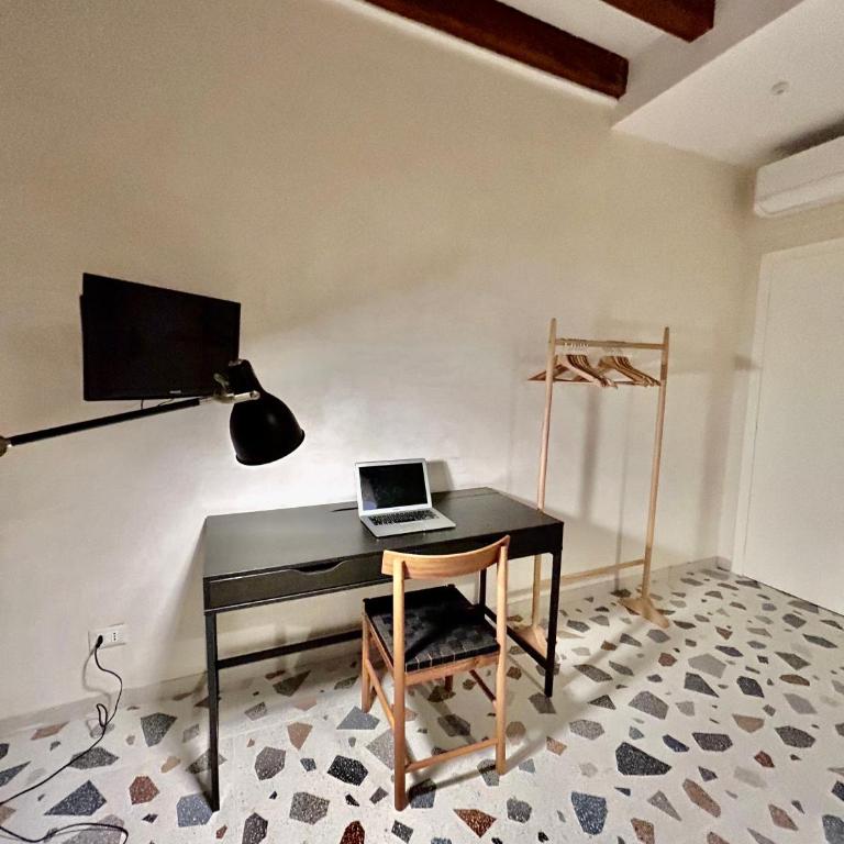 Farini Suites wi-fi - Camera Matrimoniale con Bagno Privato - 6