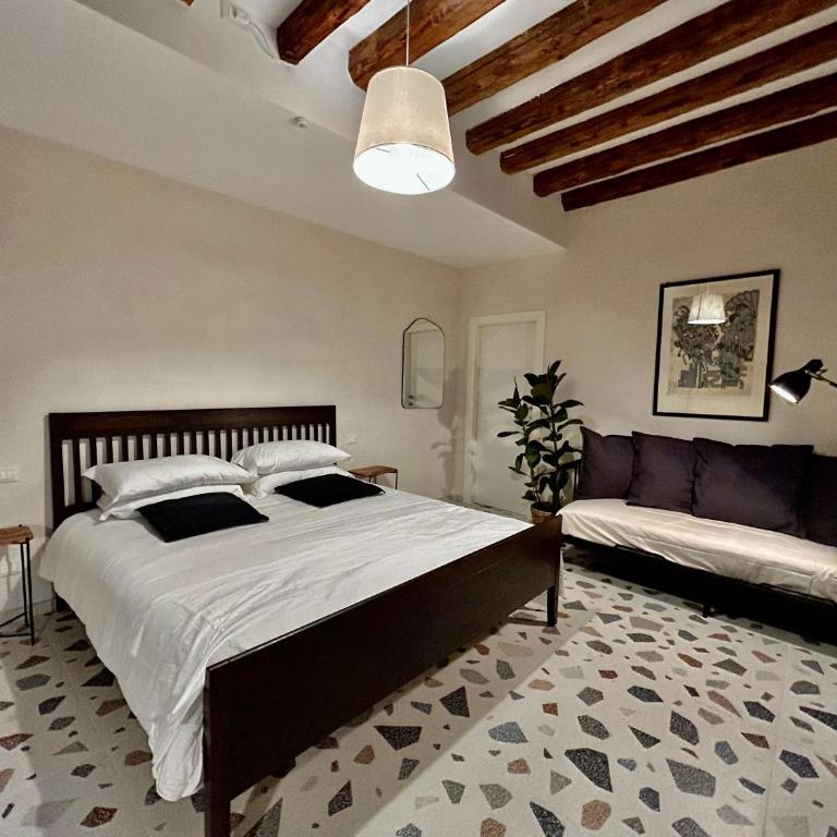 Farini Suites wi-fi - Camera Matrimoniale con Bagno Privato - 13