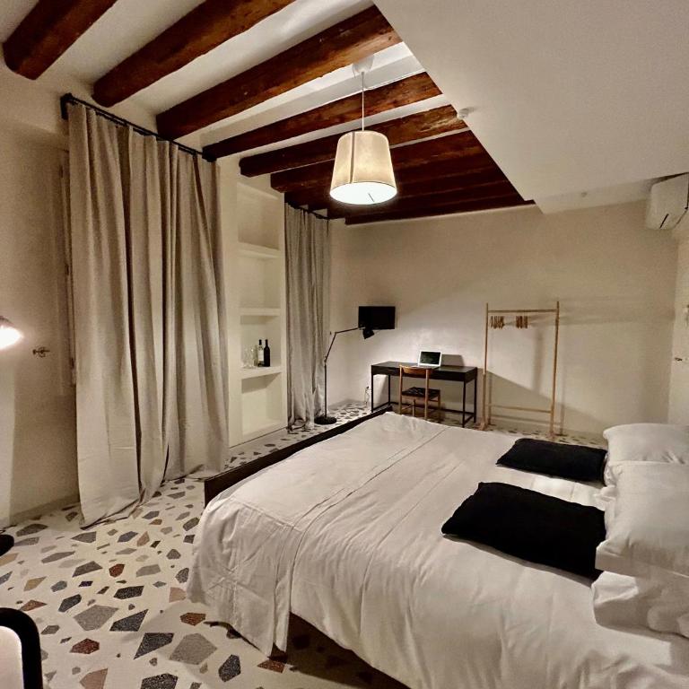 Farini Suites wi-fi - Camera Matrimoniale con Bagno Privato - 15