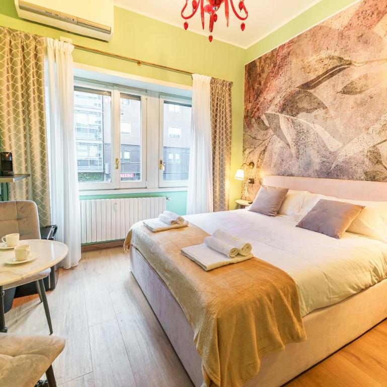 Romana Suites - Large Double Room - 1