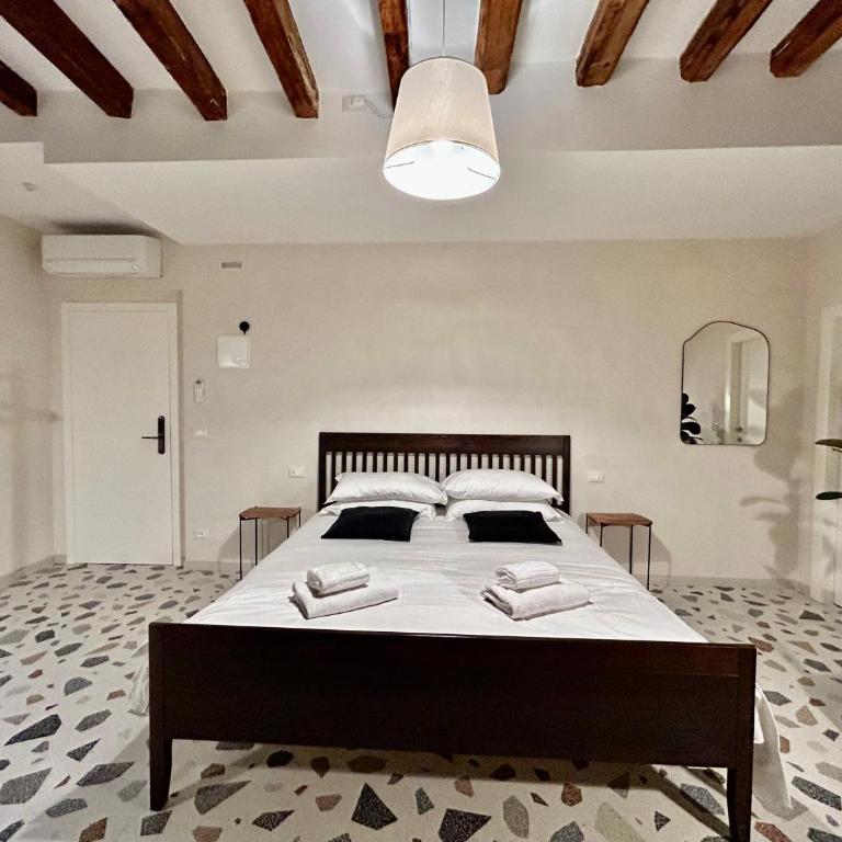 Farini Suites wi-fi - Camera Matrimoniale con Bagno Privato - 31