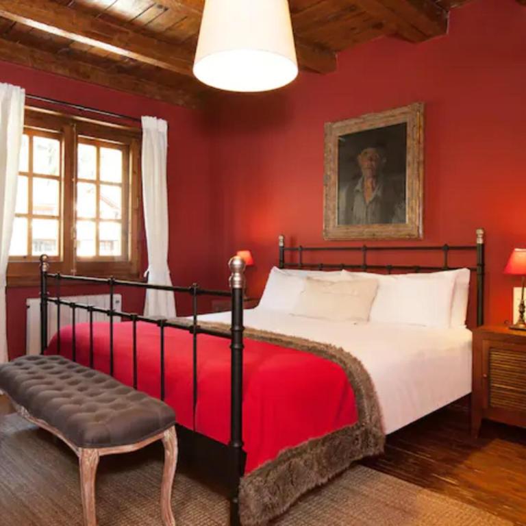 Tarter Chalets Apartaments - Four Bedroom Chalet Apartment with a Fireplace - 13
