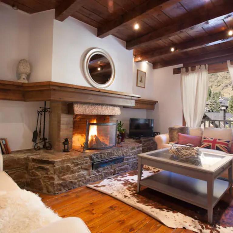 Tarter Chalets Apartaments - Four Bedroom Chalet Apartment with a Fireplace - 11