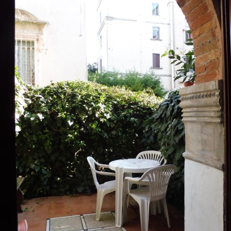 studio-apartment with small garden - Monolocale - 17