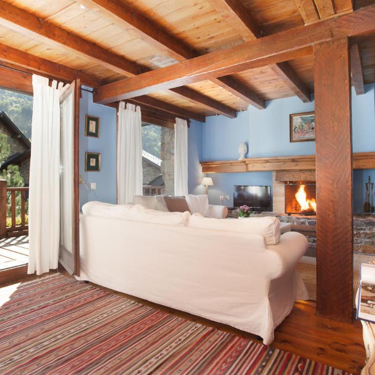 Tarter Chalets Apartaments - Four Bedroom Chalet Apartment with a Fireplace - 15