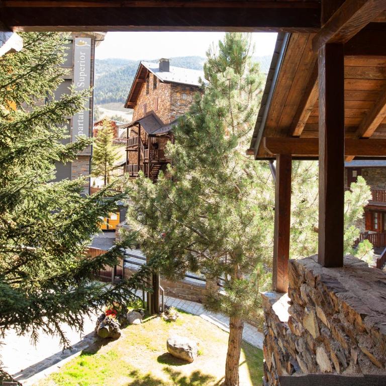 Tarter Chalets Apartaments - Four Bedroom Chalet Apartment with a Fireplace - 23